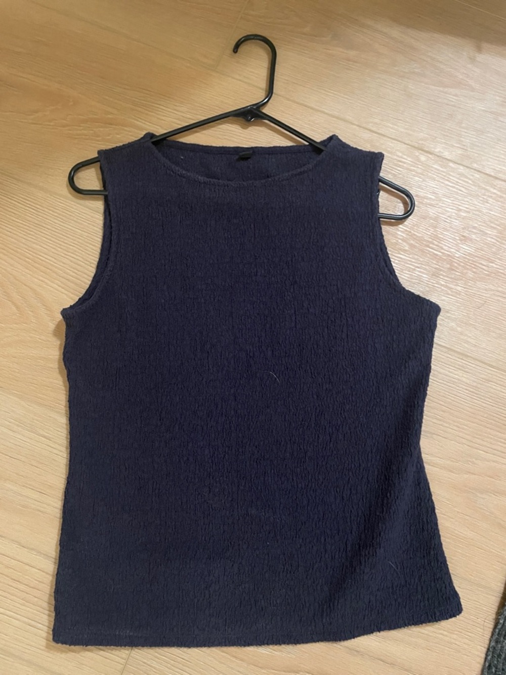 Uniqlo Sleeveless Textured Boatneck Tank Top - Navy